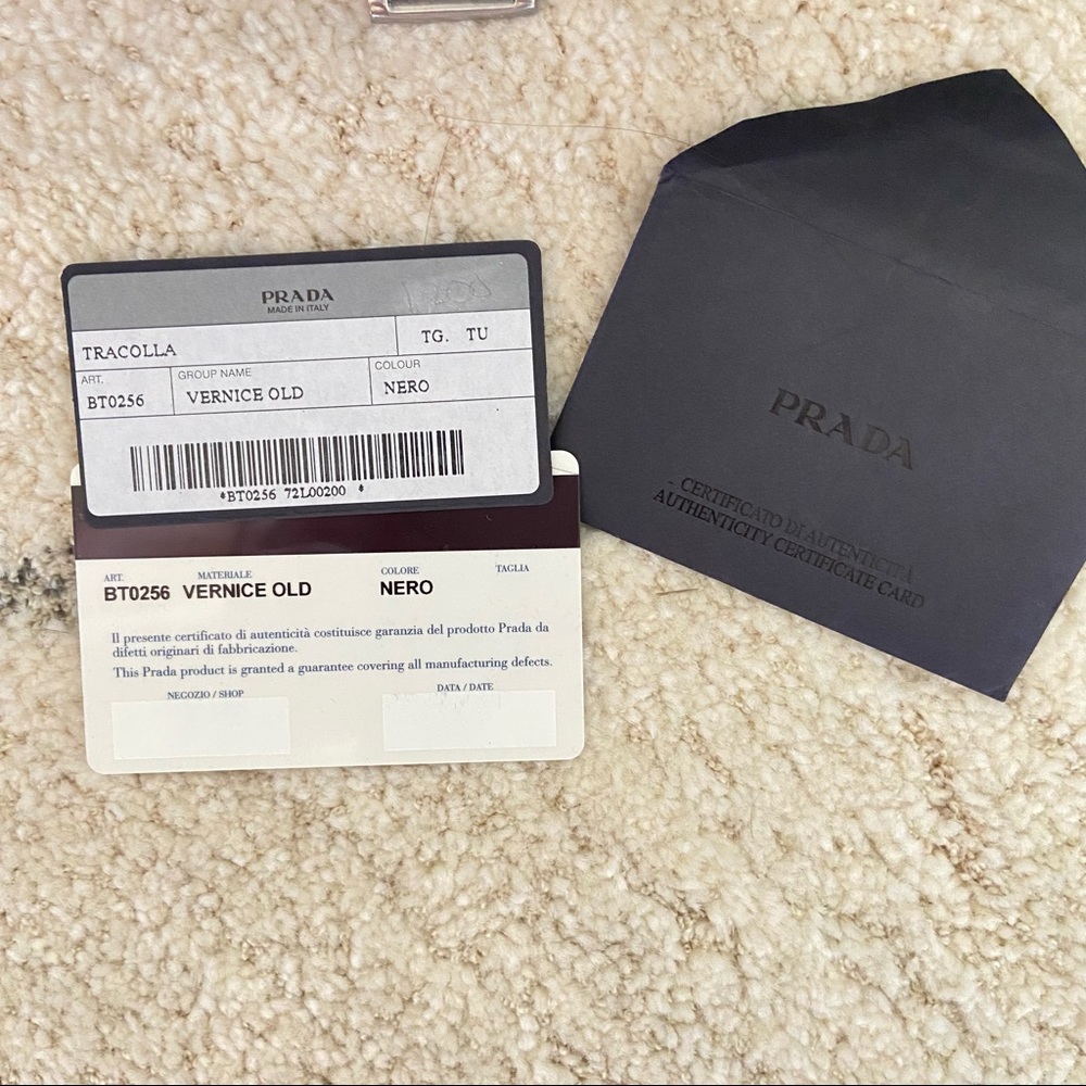 Sold!!🕴PRADA Glossy leather sachet bag 💯 Unisex - Picture 15 of 17